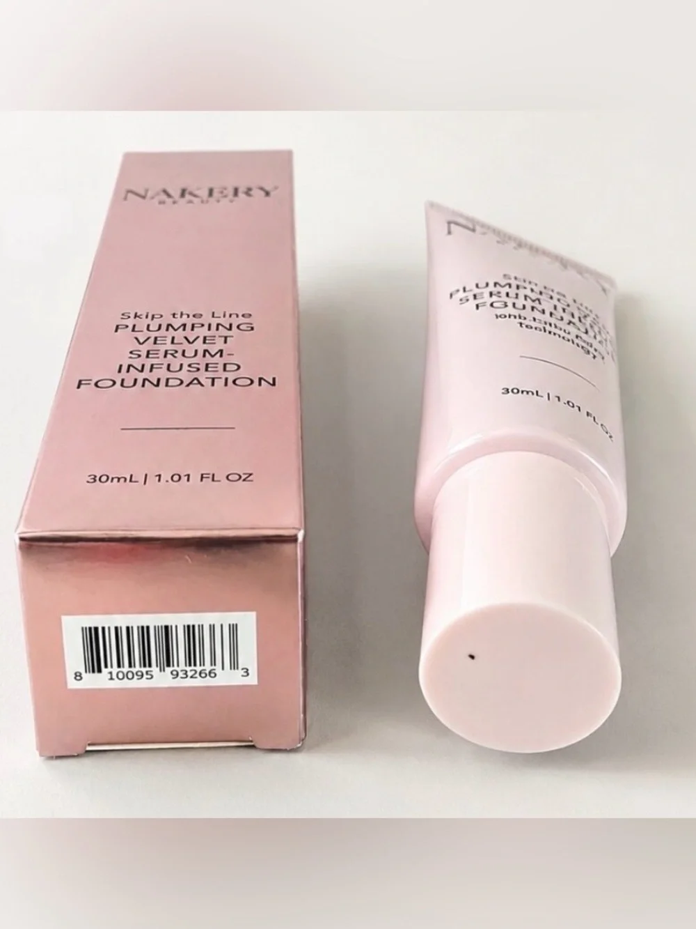 Plumping Velvet Serum-Infused Foundation — medium & light